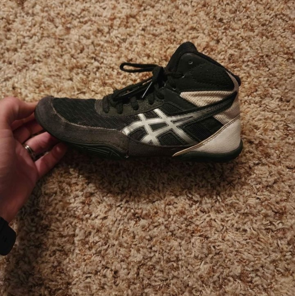 ASICS youth wrestling shoes